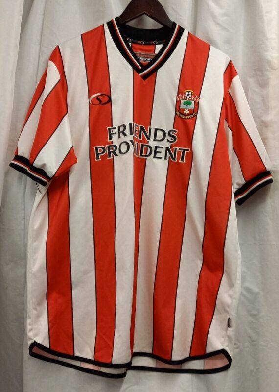 SOUTHAMPTON F C SHIRT RED/WHITE  SIZE L - CG P22 for sale on Ebay