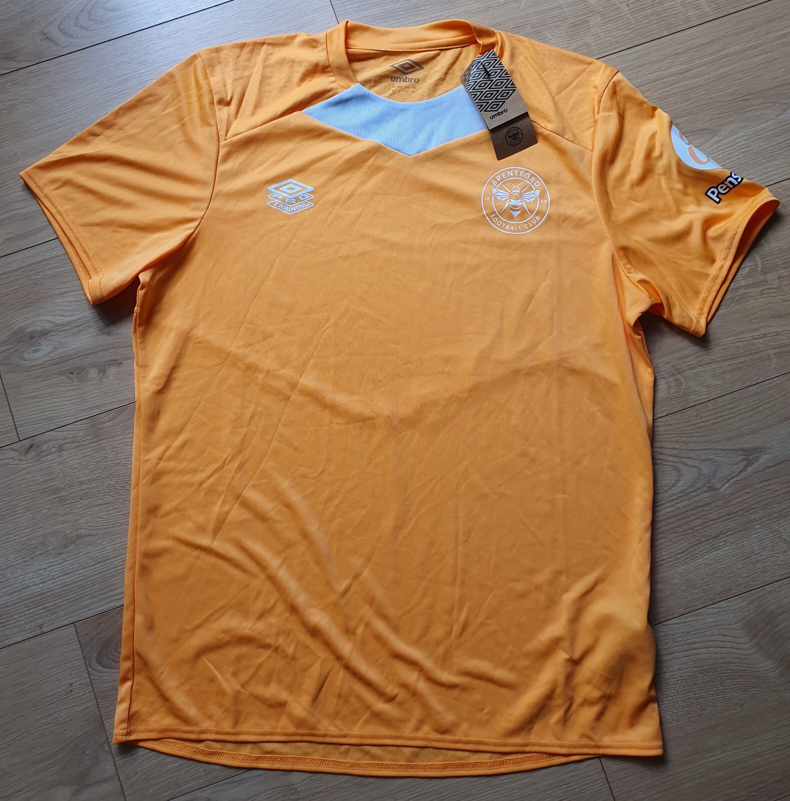 Brentford Football Club Training Short  Sleeved Jersey Brand New - Size XL for sale on Ebay