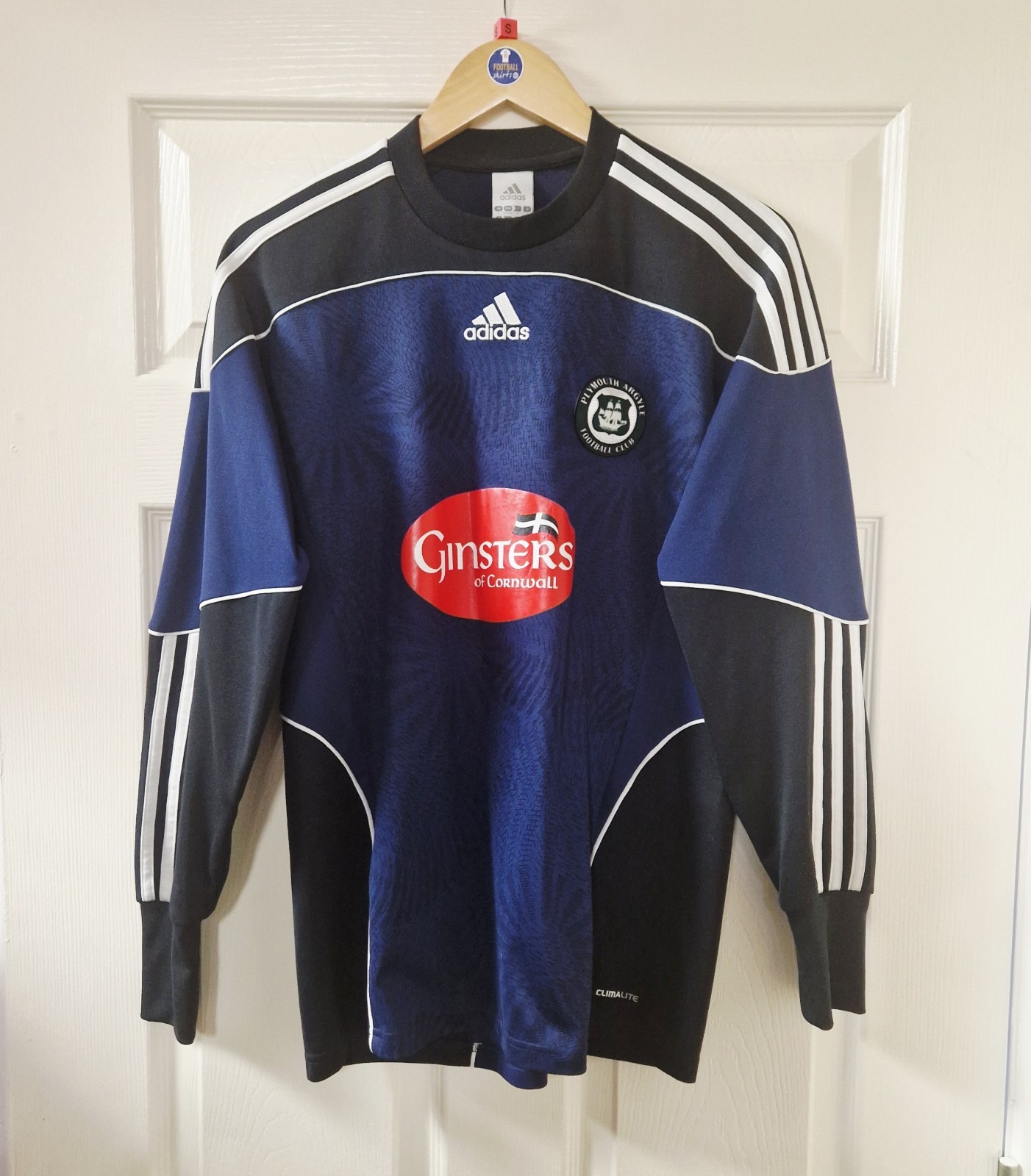 PLYMOUTH ARGYLE RARE GOALKEEPER SHIRT 2010/11 - ADULT SMALL for sale on Ebay
