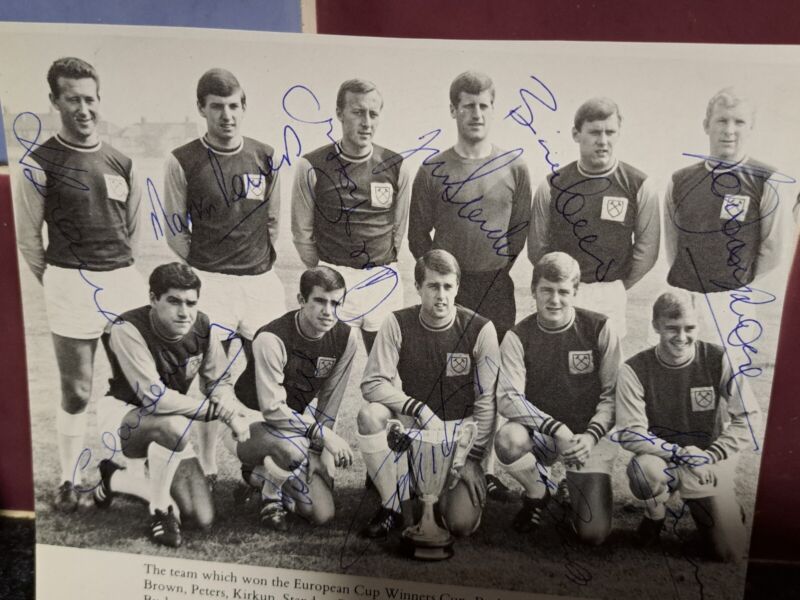 WEST HAM FULLY SIGNED ALL 11 1965 ECWC TEAM PIC BOBBY MOORE HURST PETERS SEALEY for sale on Ebay