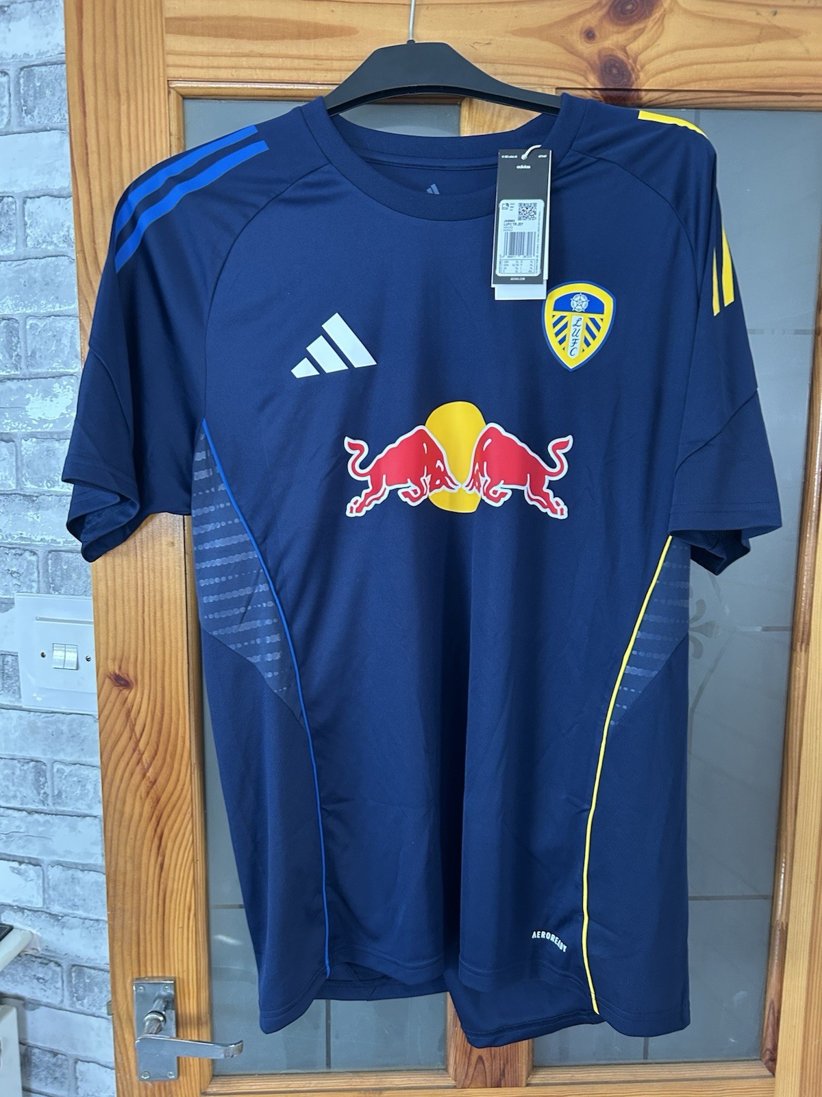 Leeds United GENUINE  Training Shirt 2025/26 XL for sale on Ebay