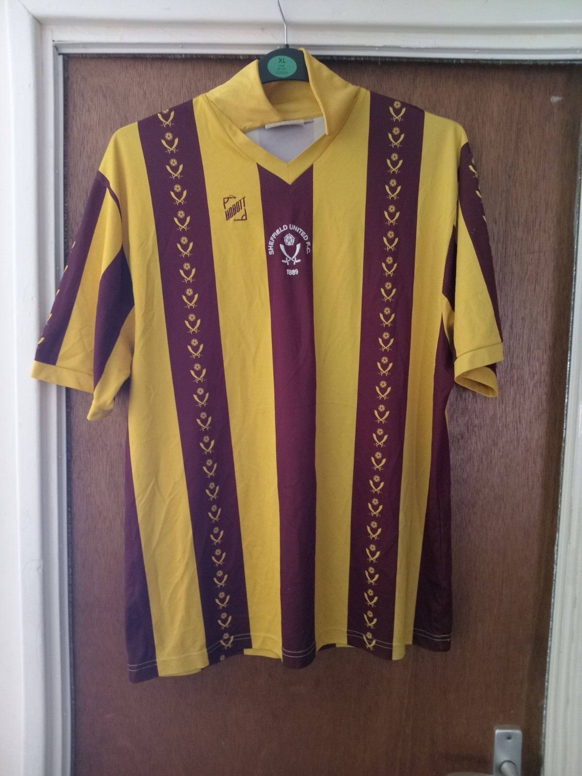 Retro 1981 Sheffield United Away Football Shirt. Size XL for sale on Ebay