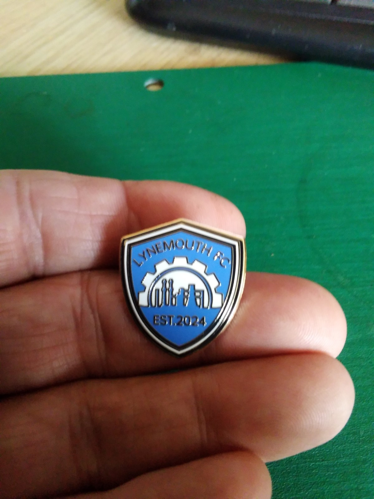 NON-LEAGUE FOOTBALL PIN BADGE   LYNEMOUTH  F.C.   NORTHERN ALLIANCE LGE  for sale on Ebay