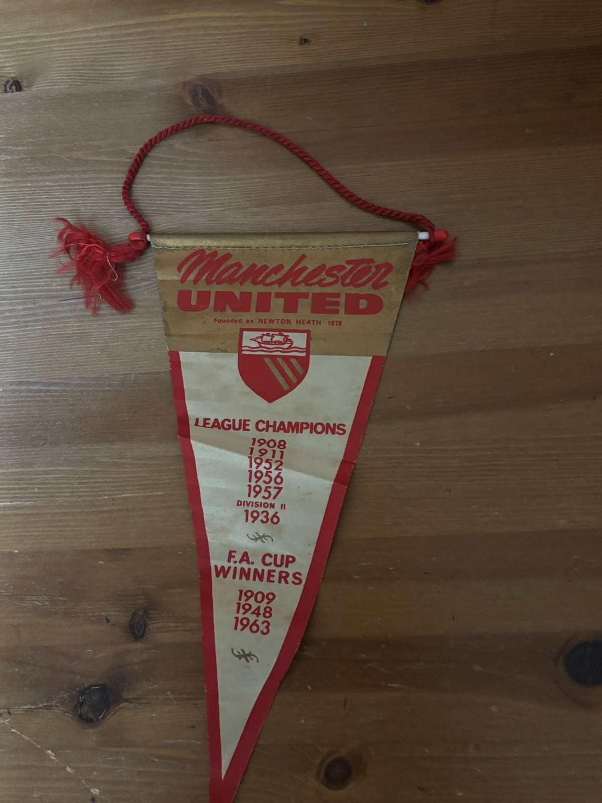 1963 FA CUP WINNERS VINTAGE MANCHESTER UNITED MAN UTD FOOTBALL PENNANT   for sale on Ebay