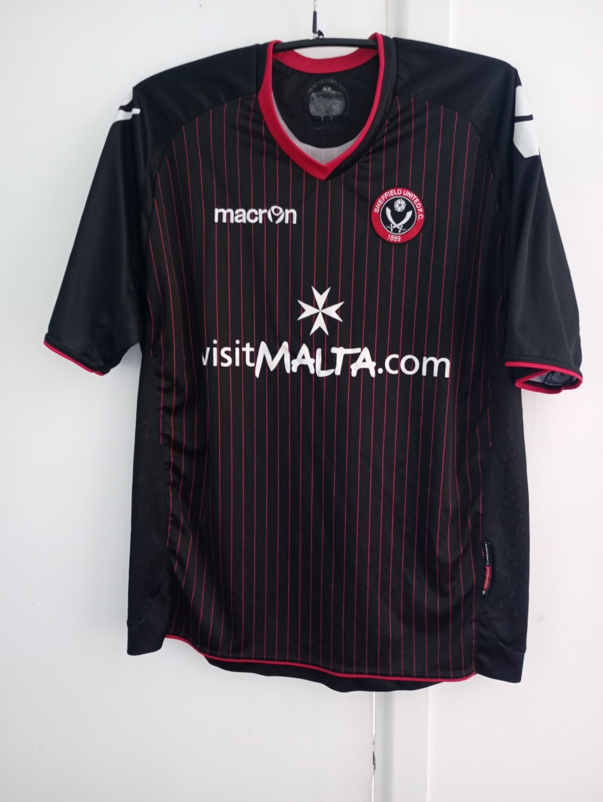 SHEFFIELD UNITED 2010-11 AWAY FOOTBALL SHIRT BY MACRON SIZE XL 42/44