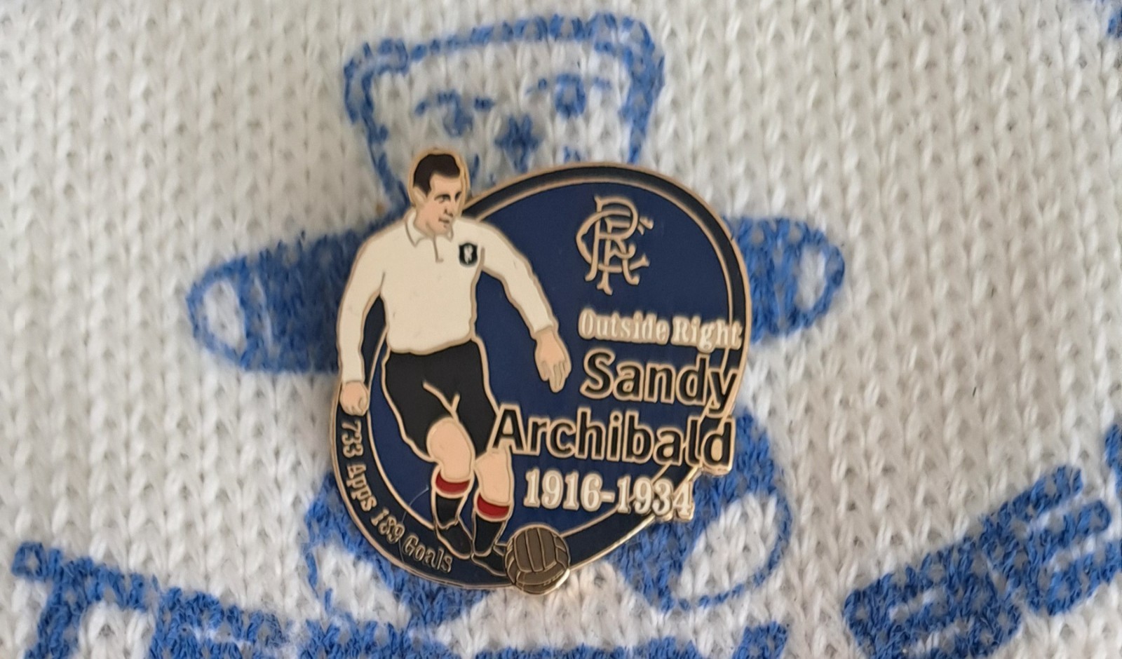 GLASGOW RANGERS DANBURY MINT  SANDY ARCHIBALD PLAYER PIN BADGE RARE FIND L@@K for sale on Ebay