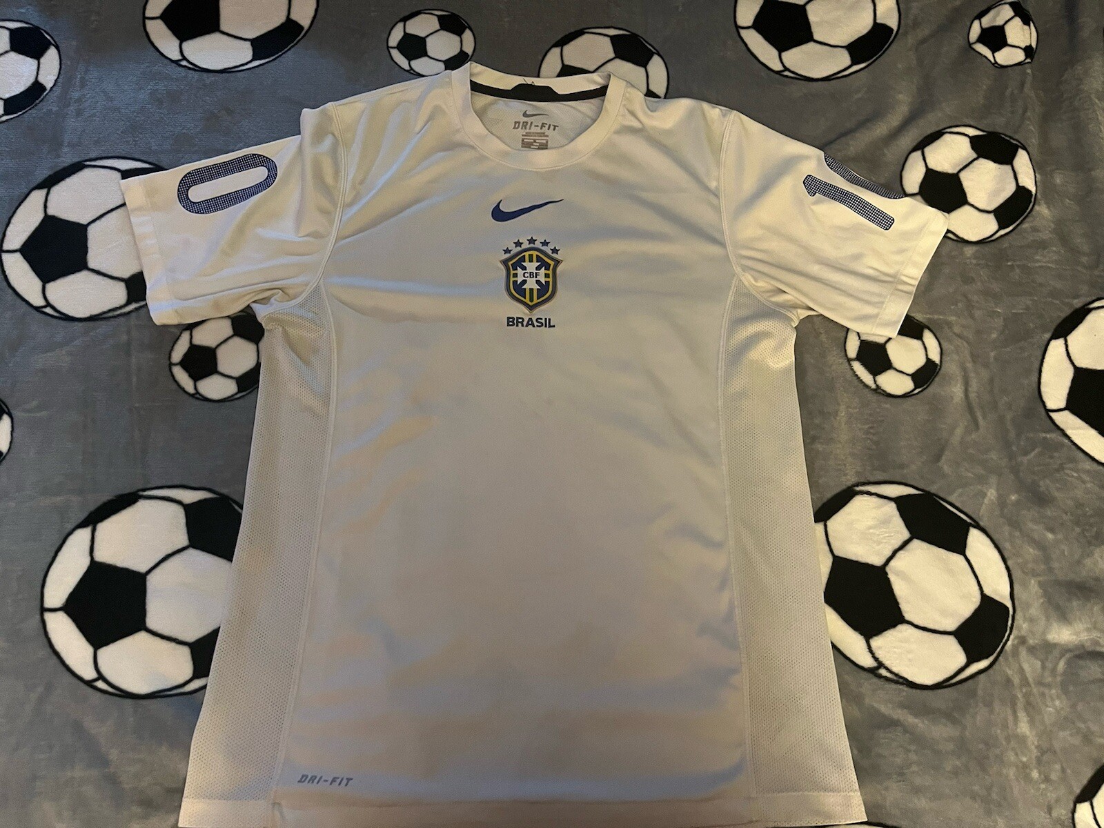 Men’s Brazil Football Shirt 2010 Training Camiseta White Nike Size Medium for sale on Ebay
