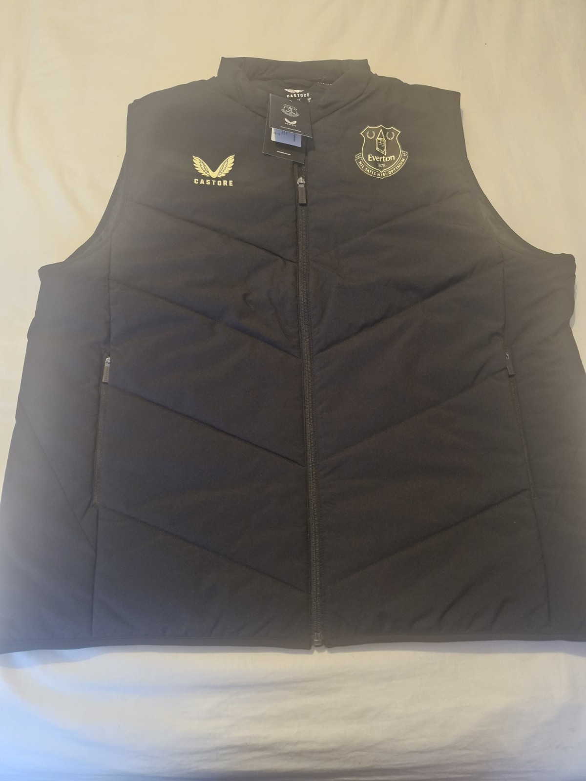 BRAND NEW OFFICIAL EVERTON COACHES BENCH GILET  WITH ZIP POCKETS. for sale on Ebay