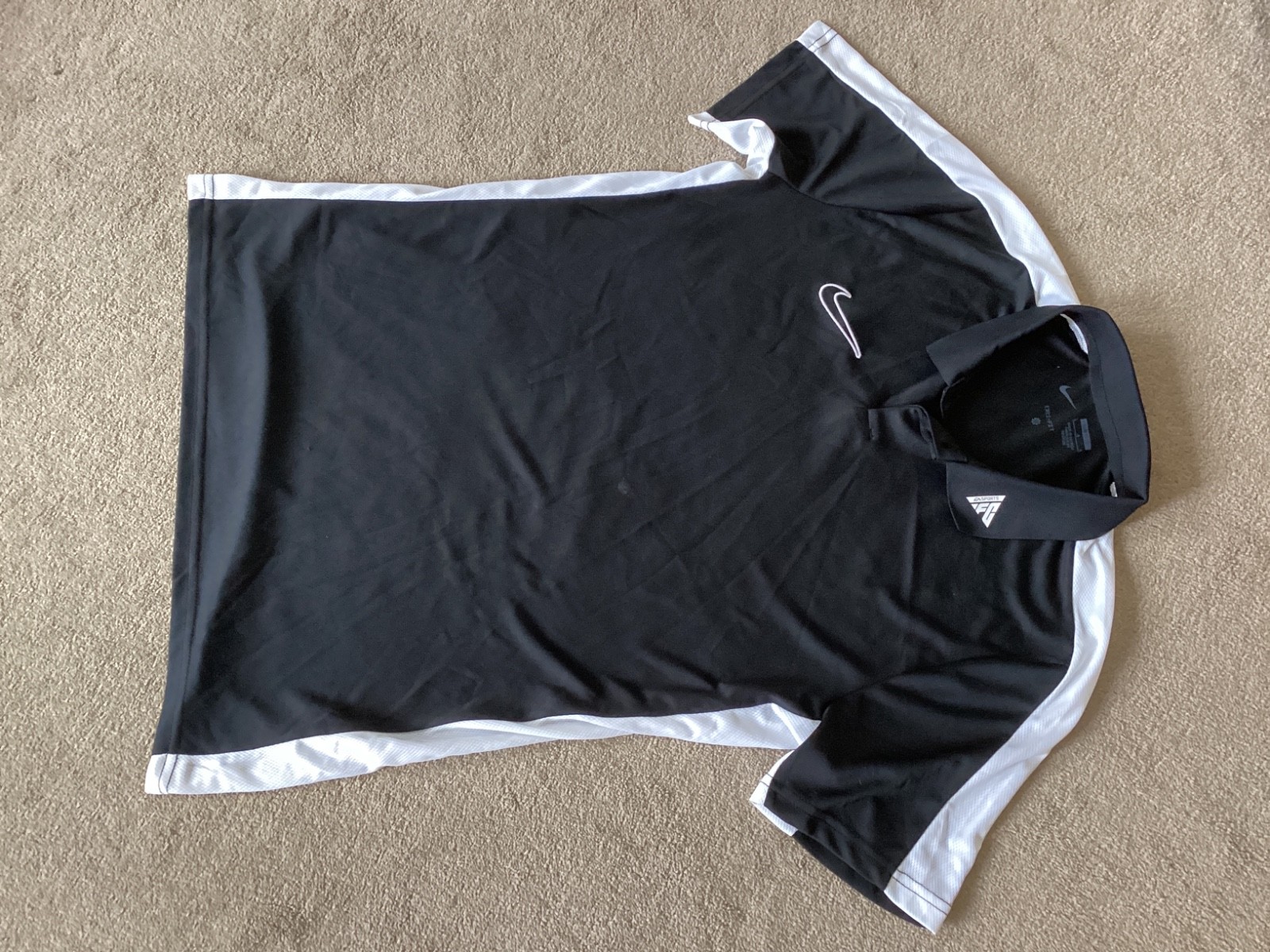 Nike mens black/ white casual top for referees , size large with short sleeves. for sale on Ebay