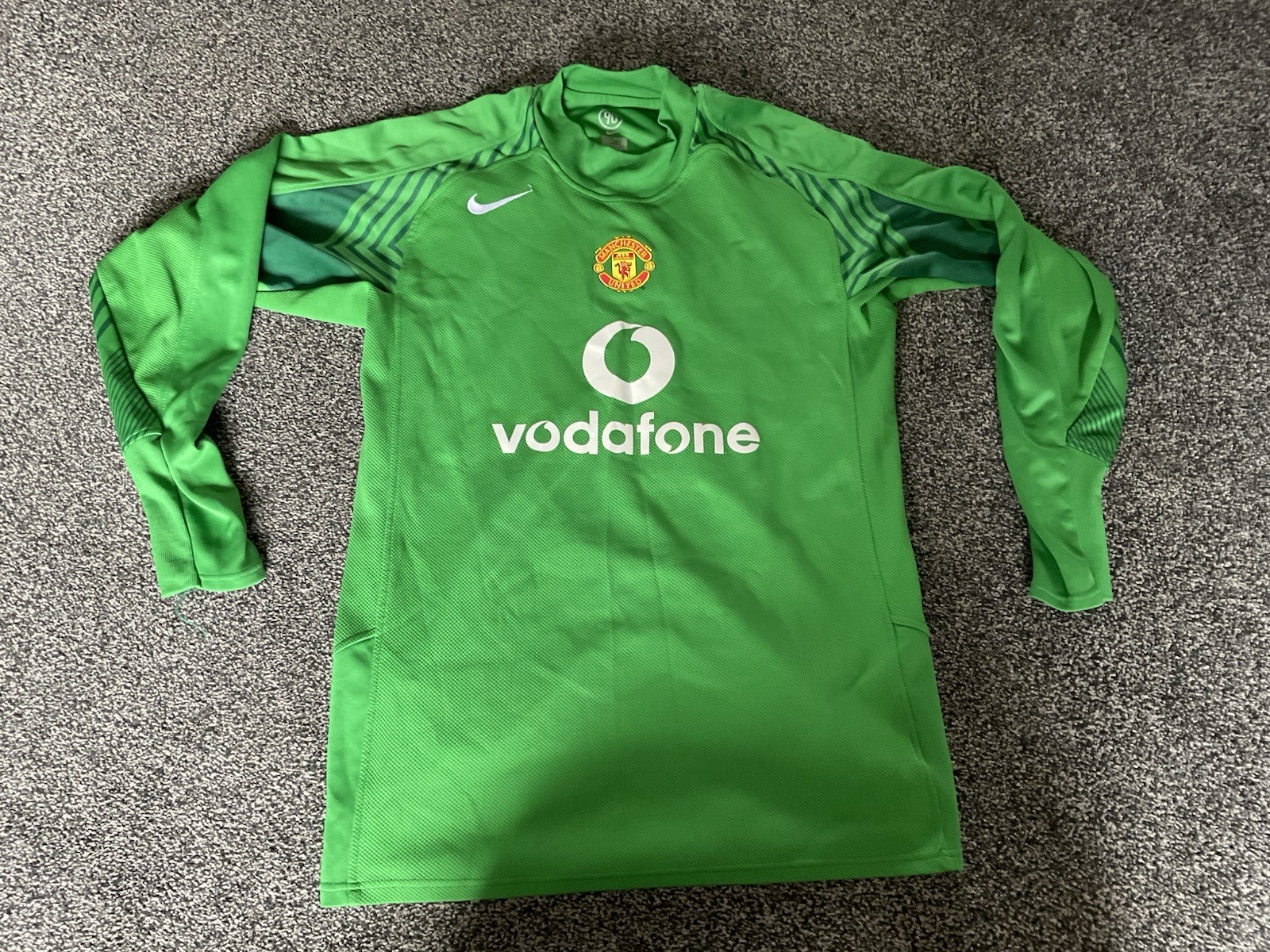mens large Manchester United goalkeeper Shirt Jersey 2005-2006 Kit Top vodafone for sale on Ebay