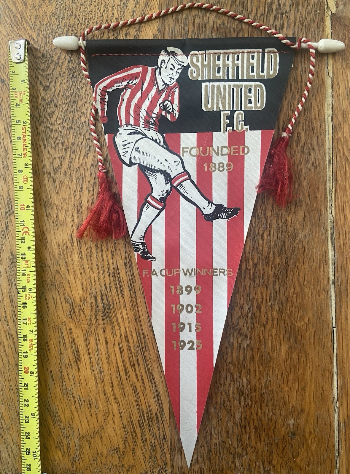 1960s SHEFFIELD UNITED FC Cloth Pennant 'FA Cup Winners' 27cm x 17cm. Very good. for sale on Ebay