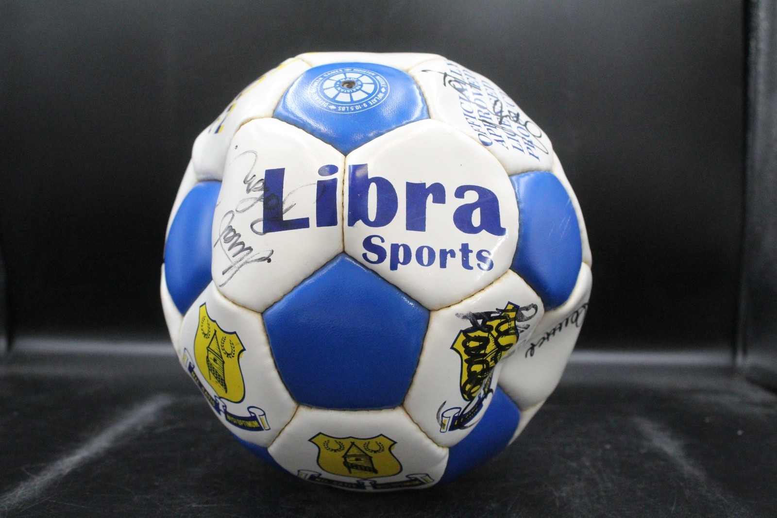 1992/1993 EVERTON FOOTBAL CLUB *Signed* FOOTBALL Inc. Neville Southall - H67 for sale on Ebay