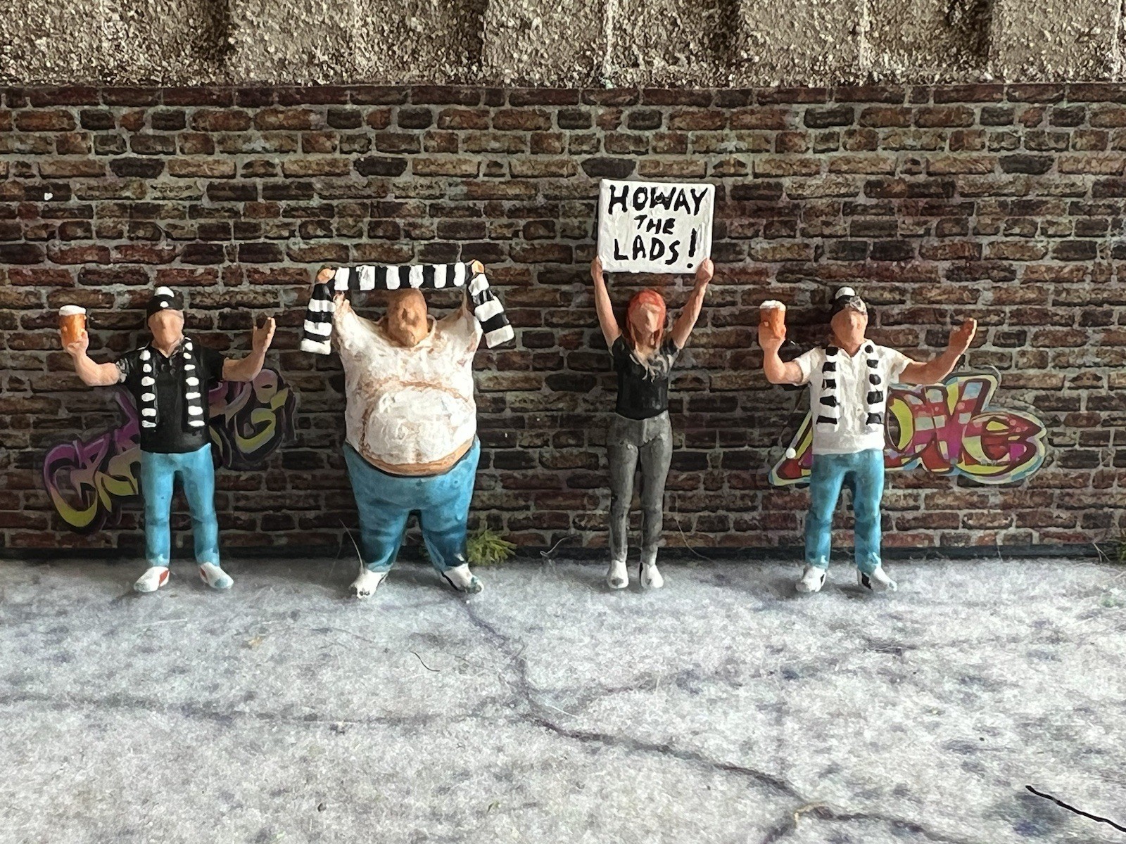 Scale3d 00/1.76figures handpainted Newcastle United Fans  for sale on Ebay