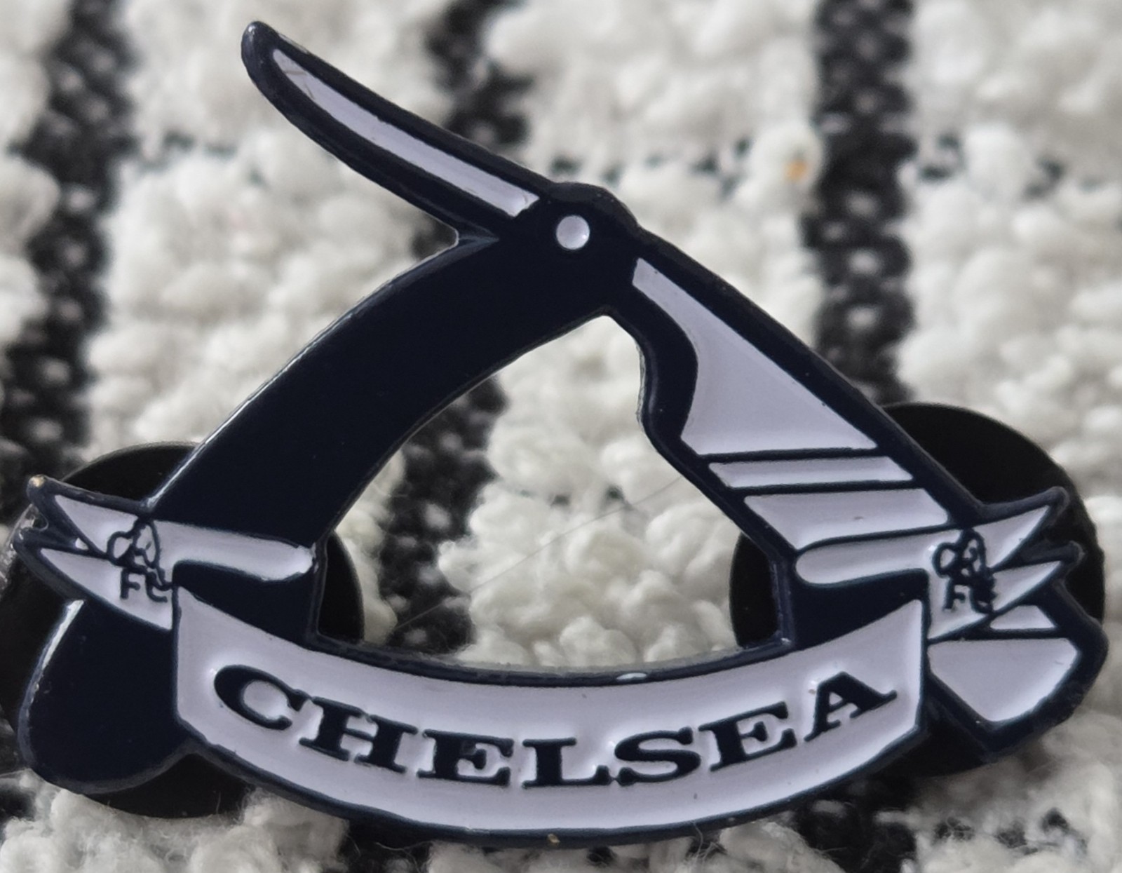 Chelsea FC Badge -  CHELSEA HEADHUNTERS BADGE  for sale on Ebay