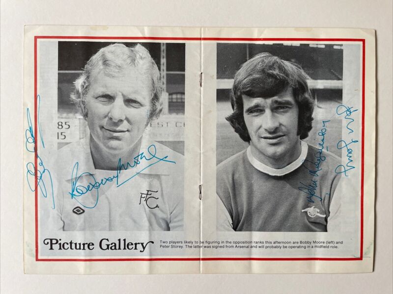 BOBBY MOORE signed Carlisle v Fulham programme 19 March 1977 for sale on Ebay