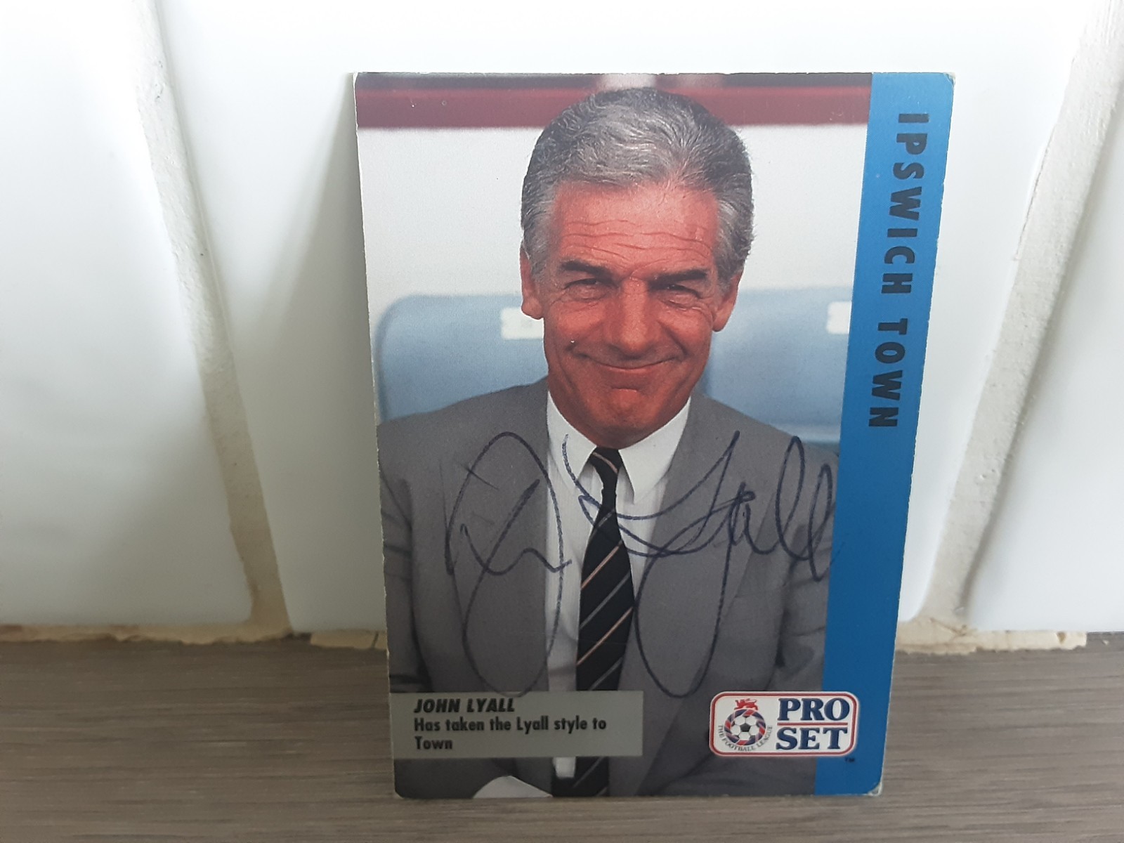 IPSWICH TOWN - JOHN LYALL Signed PRO SET Series # 3 football trade Card for sale on Ebay