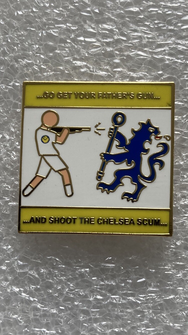 LEEDS UNITED ‘GO GET YOUR FATHER’S GUN’ YELLOW OUTER BADGE for sale on Ebay