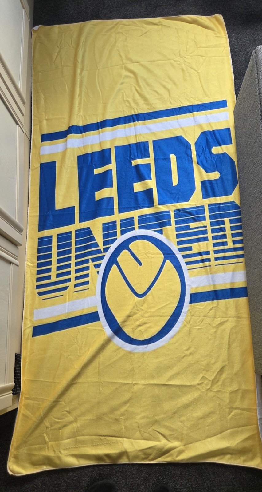 Leeds United Beach Towel 90 X 160cm Retro Badge, Microfiber for sale on Ebay