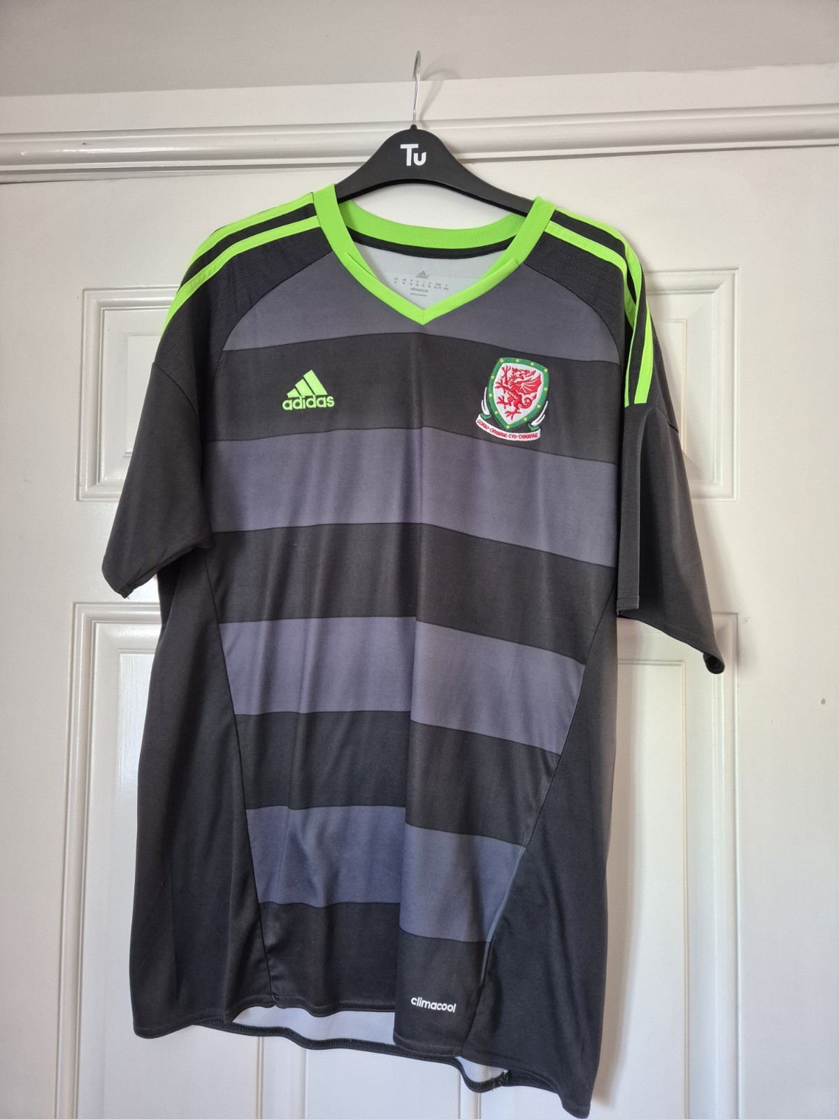 Wales 2016/2017 Away Football Shirt Euros Cymru Adidas Men’s Size XL Extra Large for sale on Ebay
