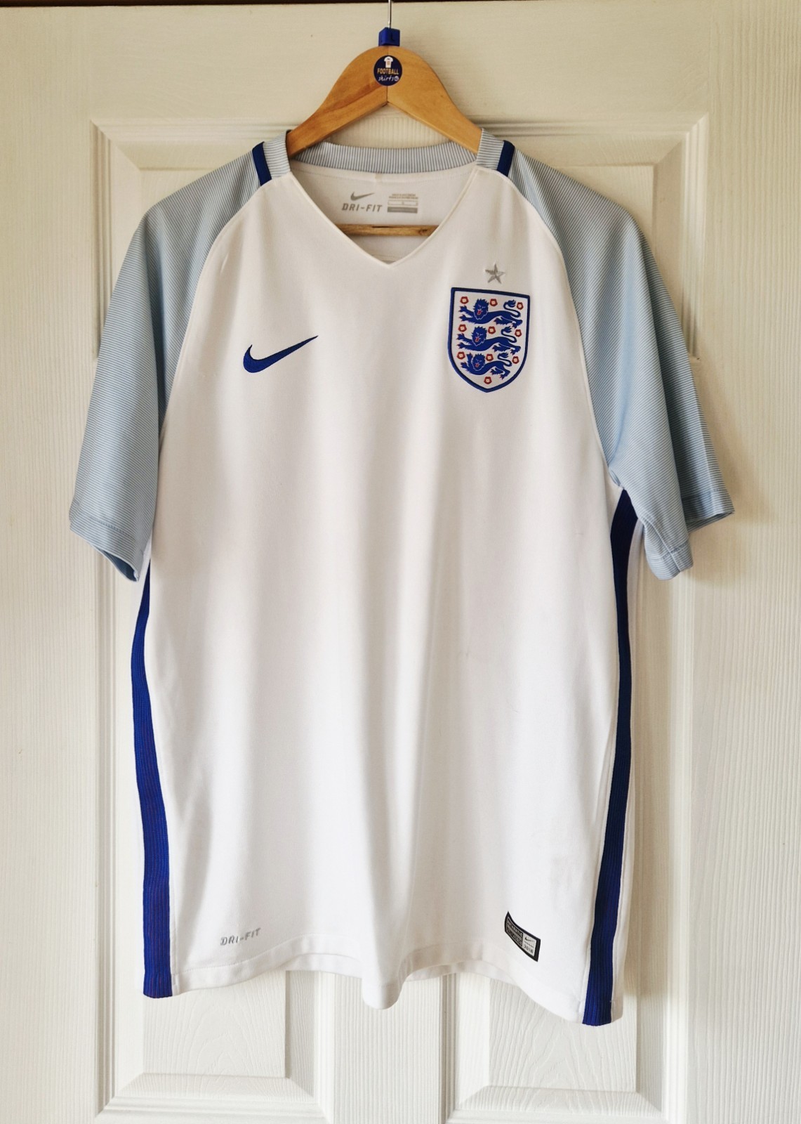 ENGLAND HOME FOOTBALL SHIRT JERSEY 2016 - ADULT LARGE  for sale on Ebay