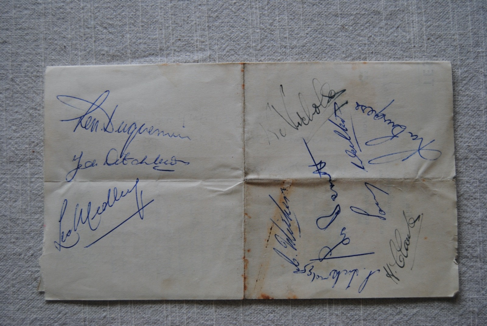 10 Autographs of 1949-50 Tottenham Hotspur Football Players on scrap paper for sale on Ebay