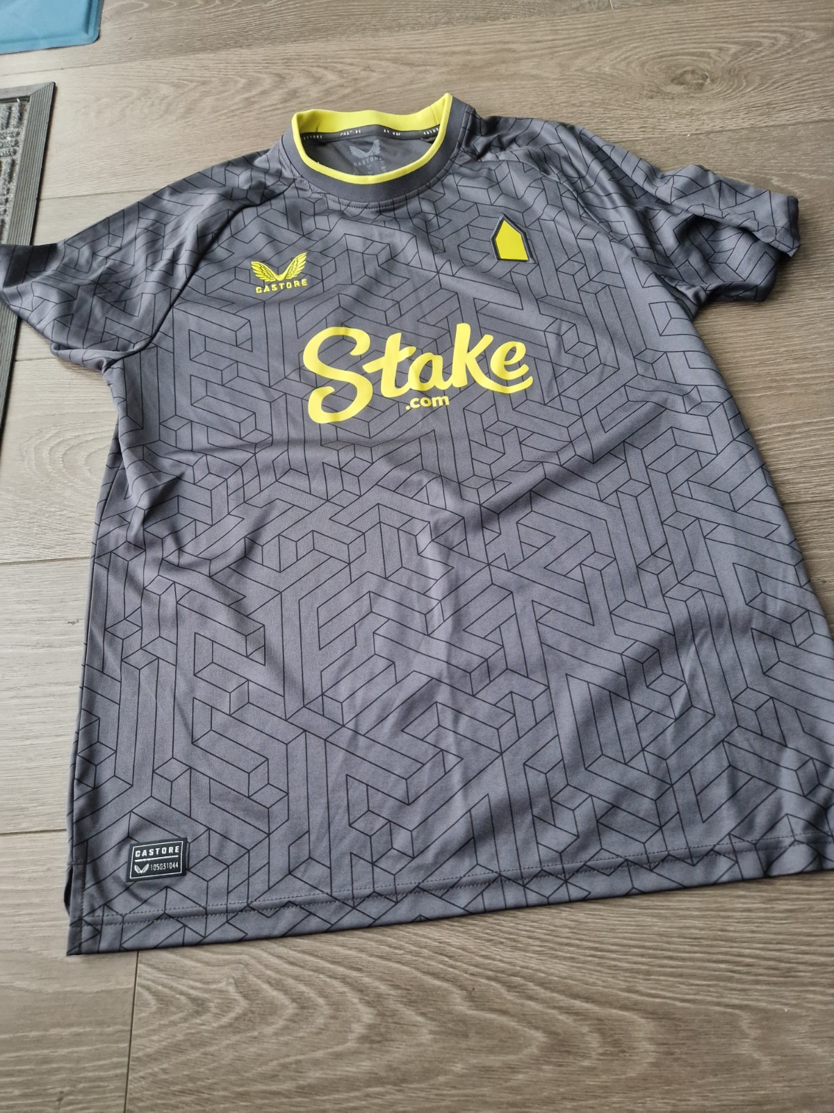 Mens Large Everton Away Shirt Season 24,/25 for sale on Ebay