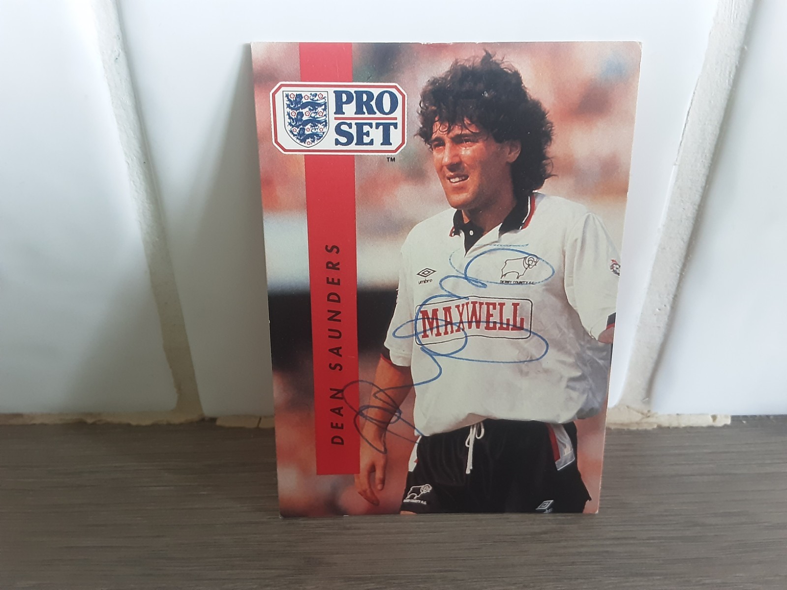 DERBY COUNTY - DEAN SAUNDERS Signed PRO SET Series # 1 football trade Card for sale on Ebay