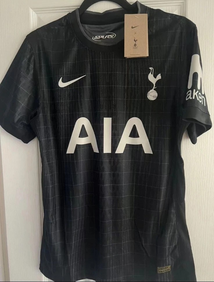 Tottenham Spurs Shirt  Nike Medium BNWT  for sale on Ebay