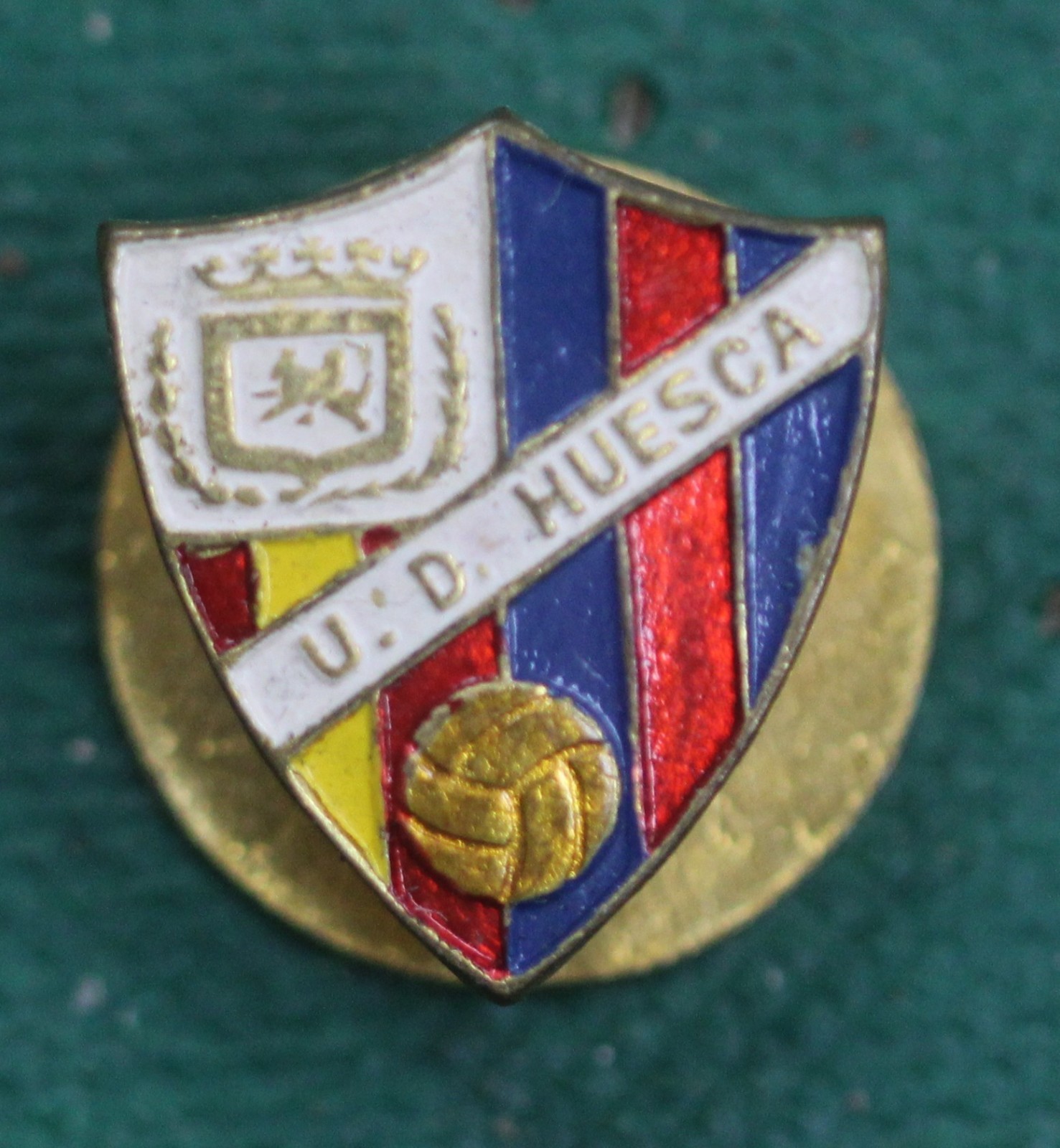 RARE Spain UD Huesca FC Football Club Enamel Pin Badge Calcio Distintivo for sale on Ebay