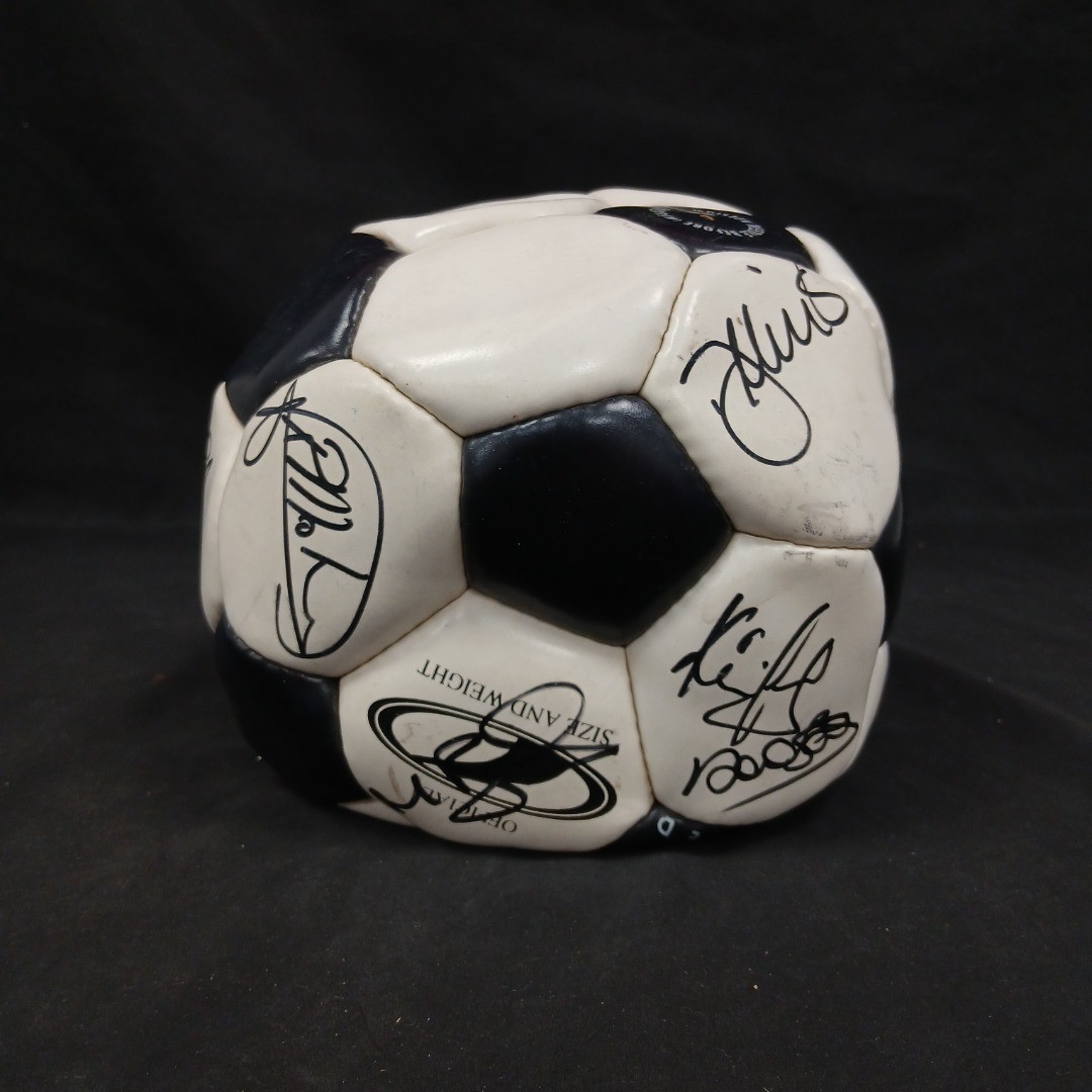 Leeds United FC Signed Football Autographed RMF15-GB for sale on Ebay