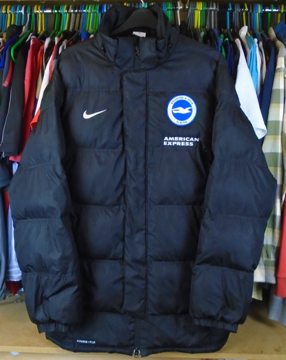 BRIGHTON & HOVE ALBION NIKE STORM FIT FOOTBALL PADDED BENCH JACKET COAT MEDIUM for sale on Ebay