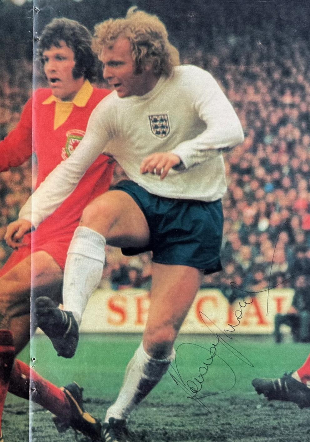 ENGLAND 1972 Team signed Photo BOBBY MOORE West Ham ROY McFARLAND Derby for sale on Ebay