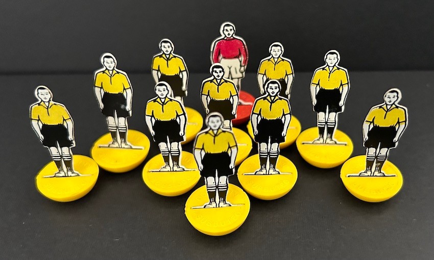 Subbuteo Flat/Celluloid Team ref 28 - Norwich City for sale on Ebay