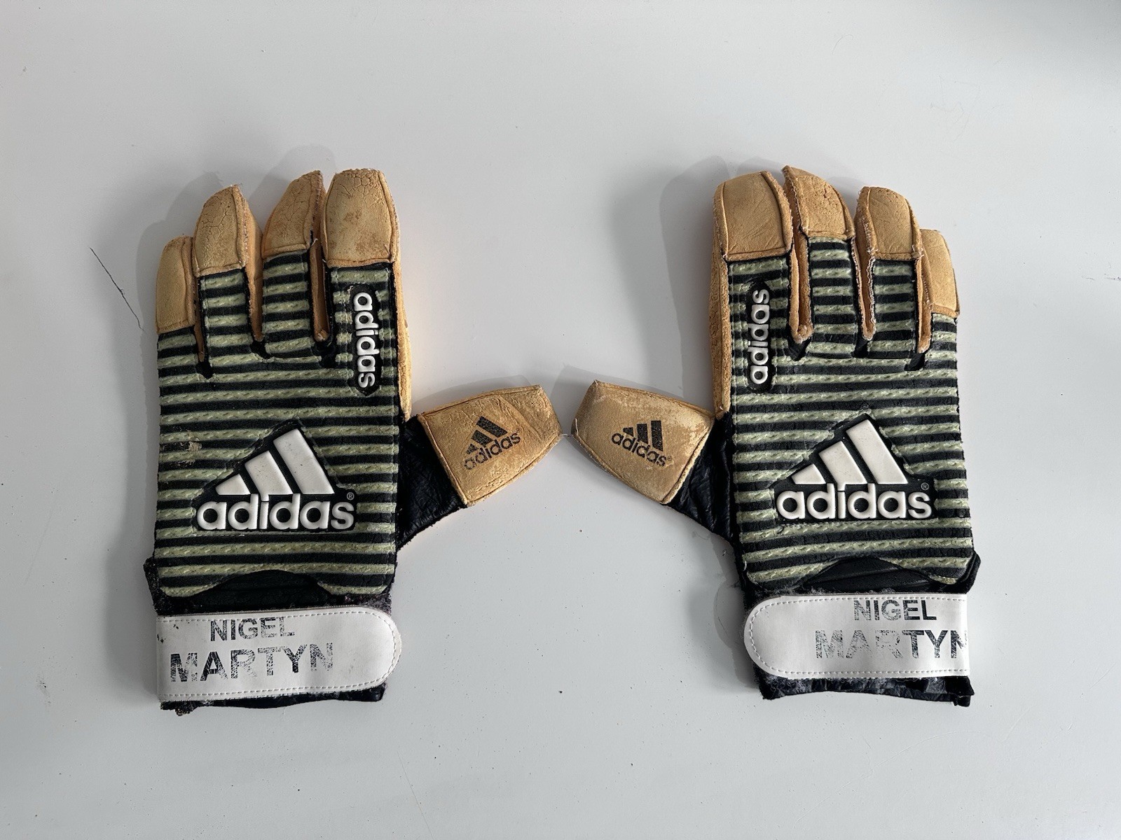 Nigel Martyn Match Worn Signed Goalkeeper Gloves Rare Retro Leeds England Smu for sale on Ebay