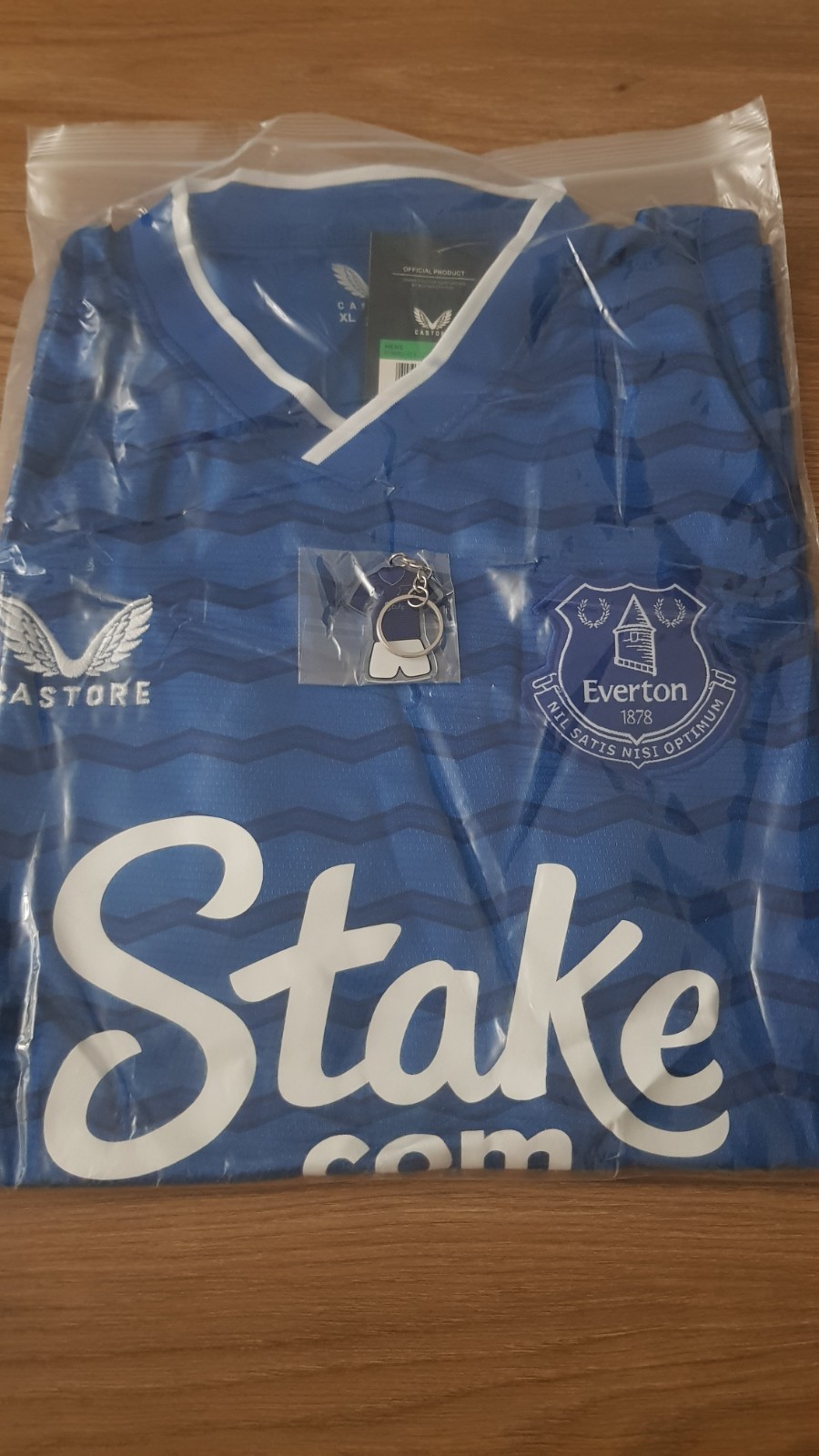 everton fc football shirt xl home new with keyring for sale on Ebay