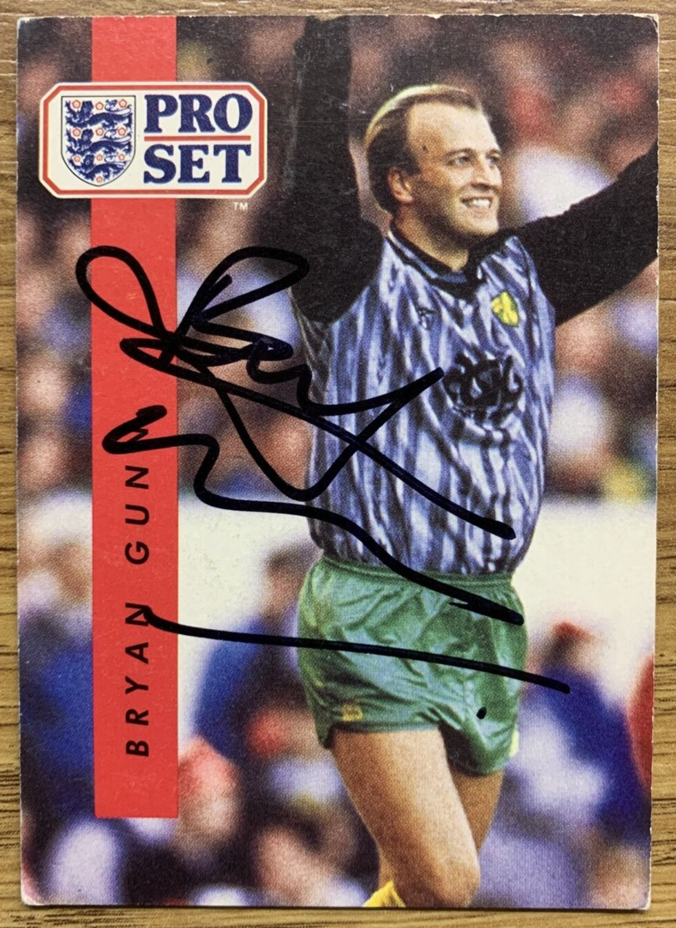 SIGNED PRO SET FOOTBALL CARD 1990/91 - BRIAN GUNN - NORWICH CITY for sale on Ebay