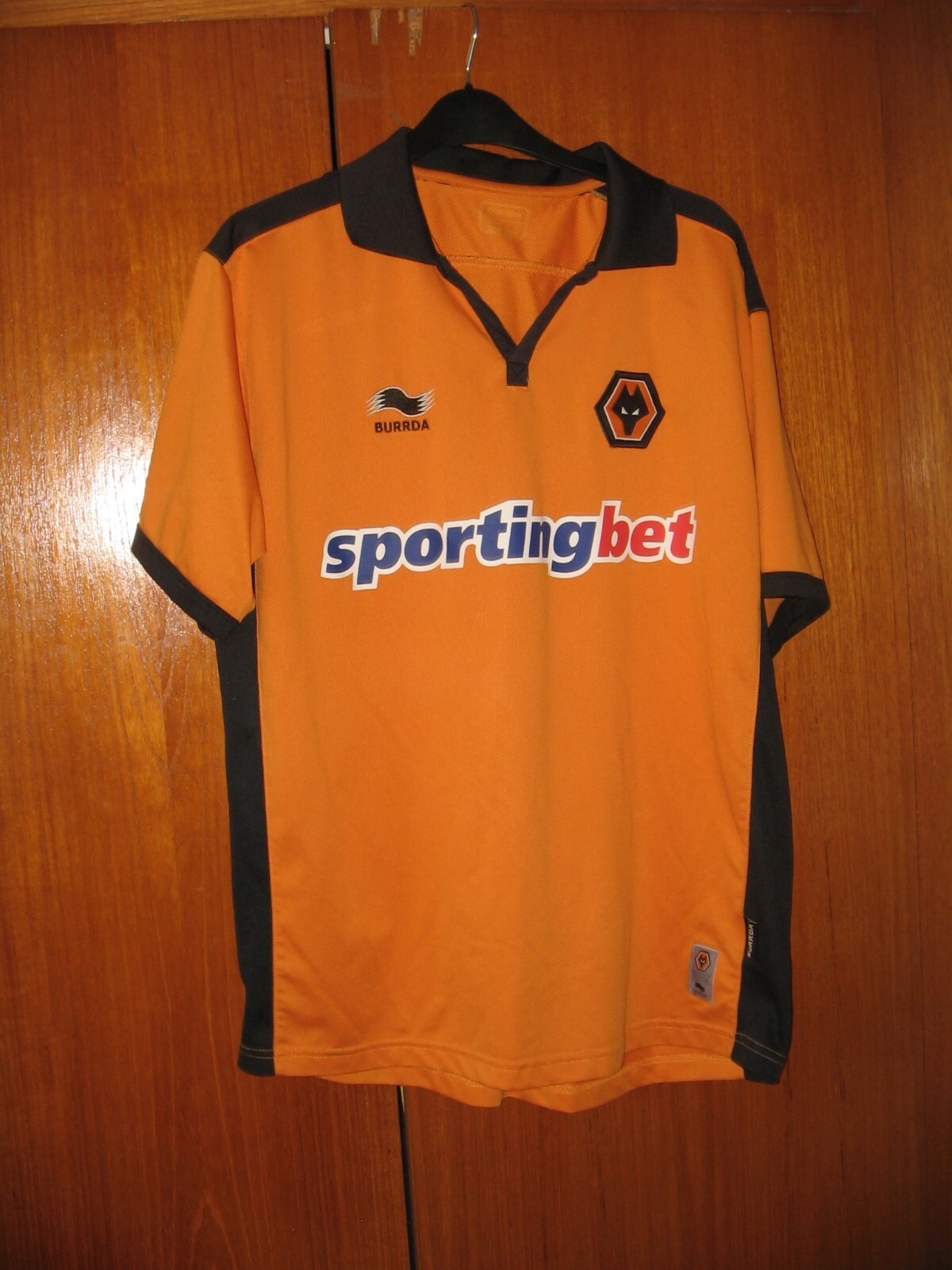 Wolves Football Shirt  Burrda 2010 - 2011  Home Shirt size L 42/44 Sporting Bet for sale on Ebay
