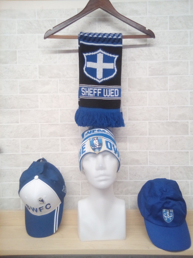 SHEFFIELD WEDNESDAY F.C Beanie, scarf & 2 caps- CG R21 for sale on Ebay