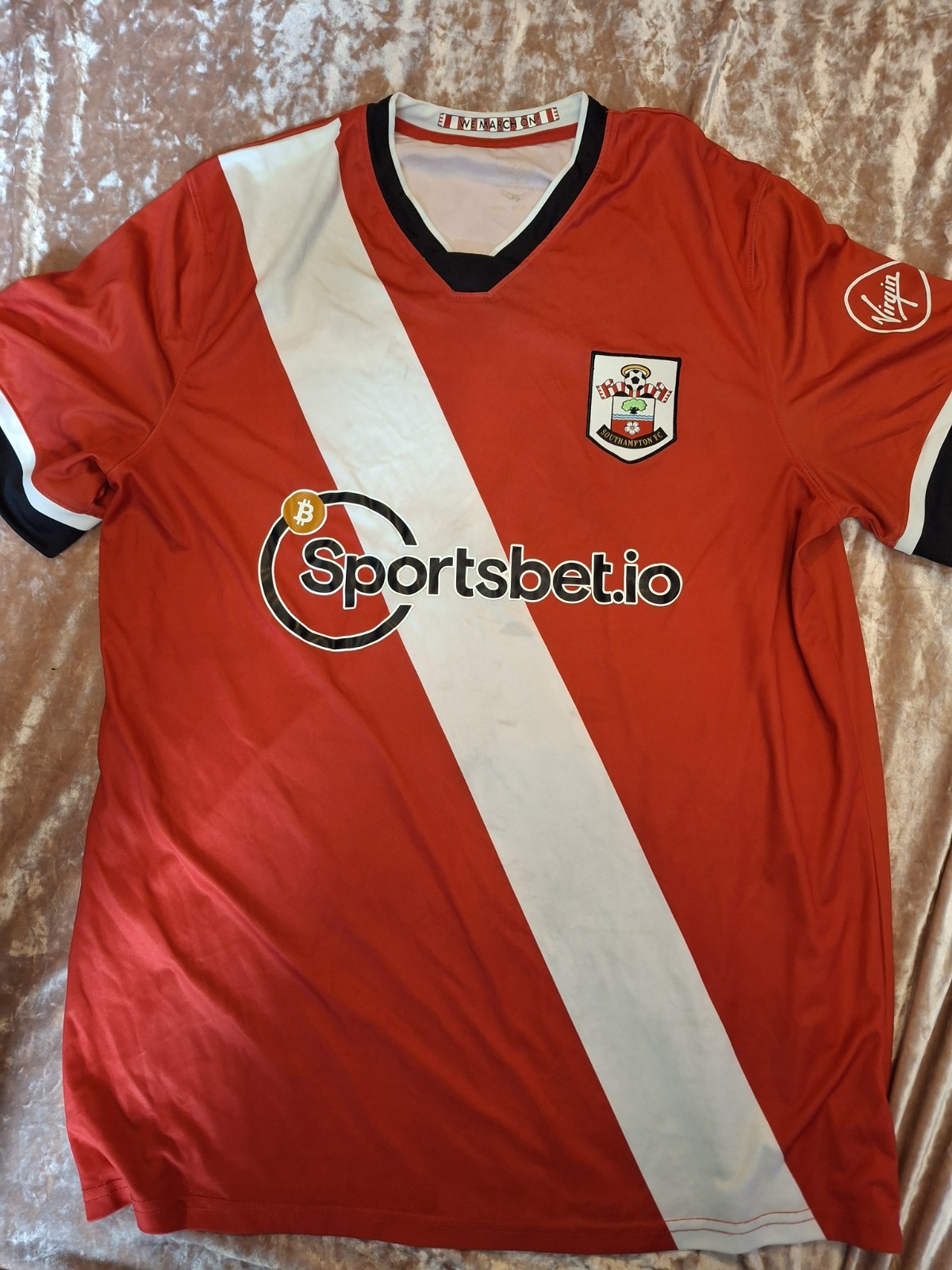 Mens Southampton Football Top Size XL for sale on Ebay