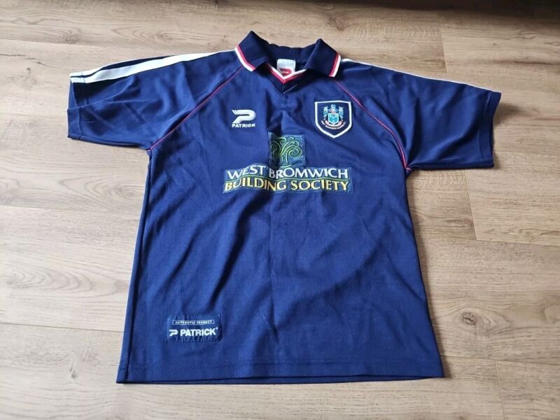 west bromwich albion shirt Size 34
