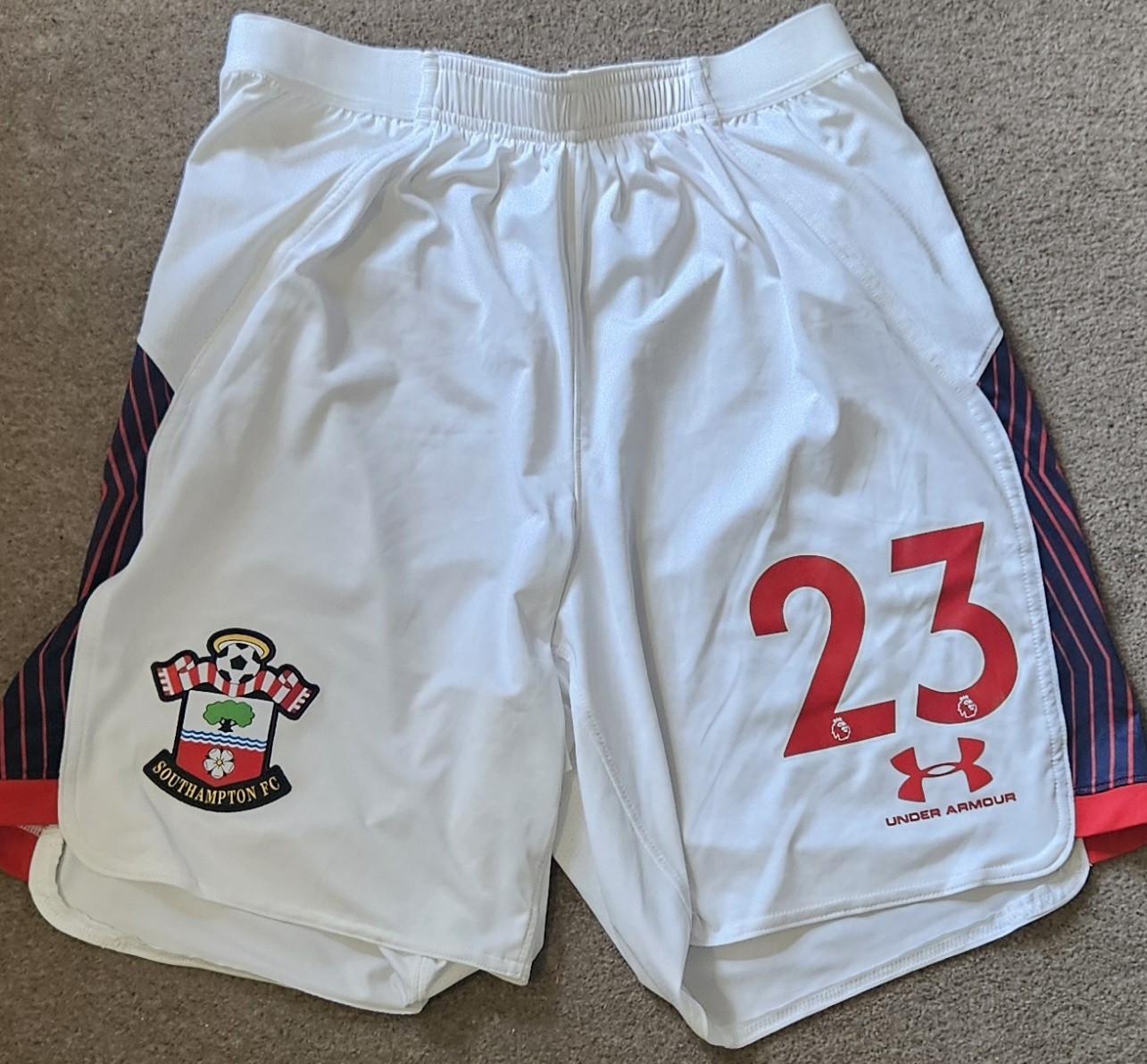 Southampton FC Official Football Shorts 19/20 Medium for sale on Ebay