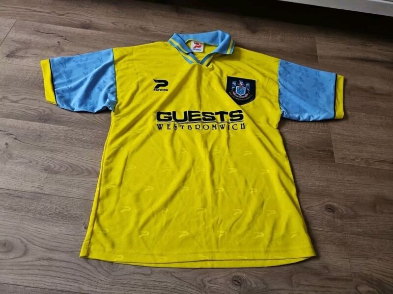 west bromwich albion shirt Size 34