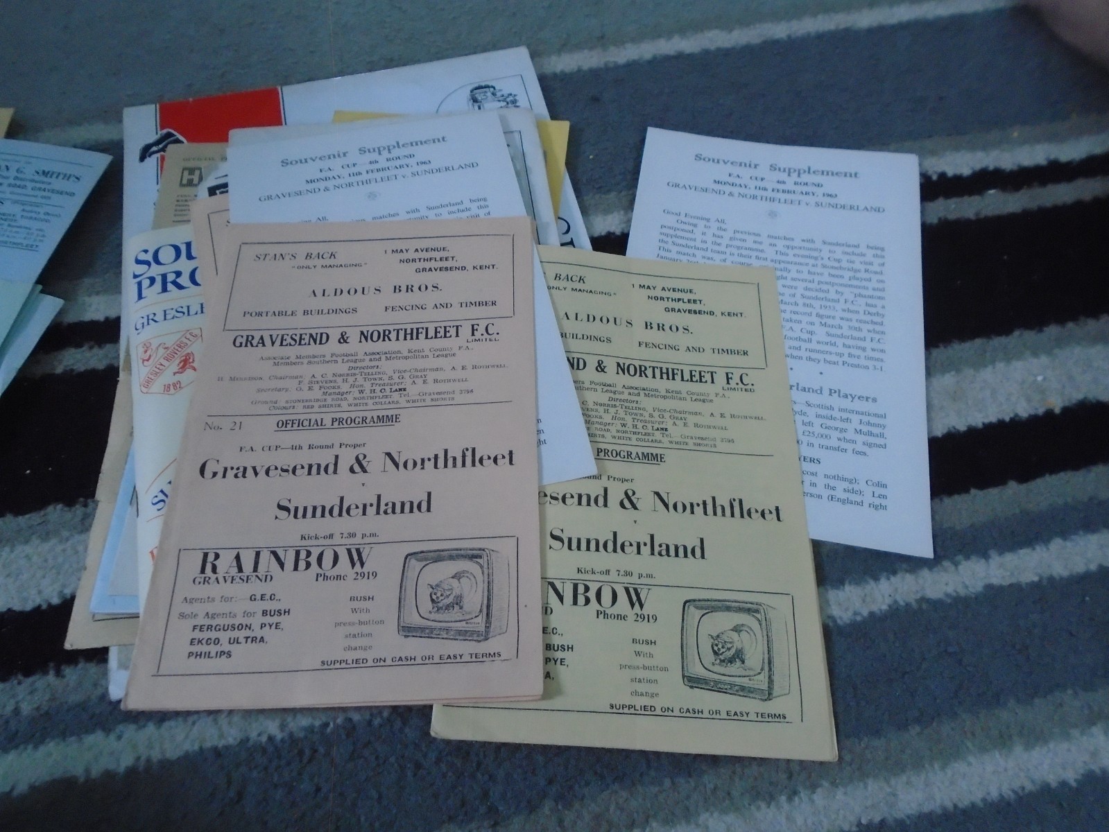 GRAVESEND & NORTHFLEET V SUNDERLAND 1962-3 FA CUP 4TH ROUND INC SUPPLEMENTS X 2 for sale on Ebay