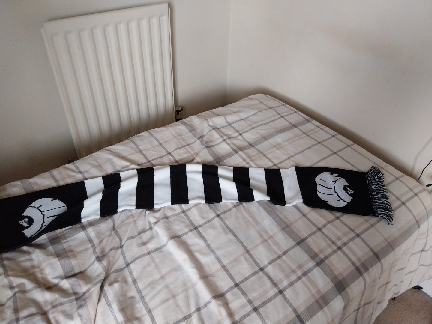 Newcastle United Vintage Retro Football Scarf for sale on Ebay