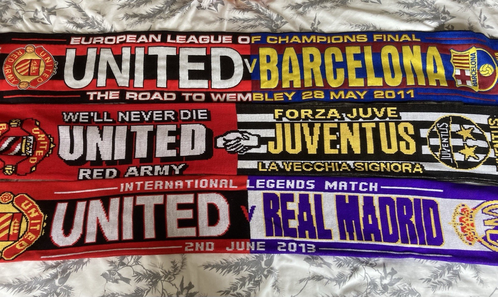 Manchester United Scarves Scarf Bundle for sale on Ebay