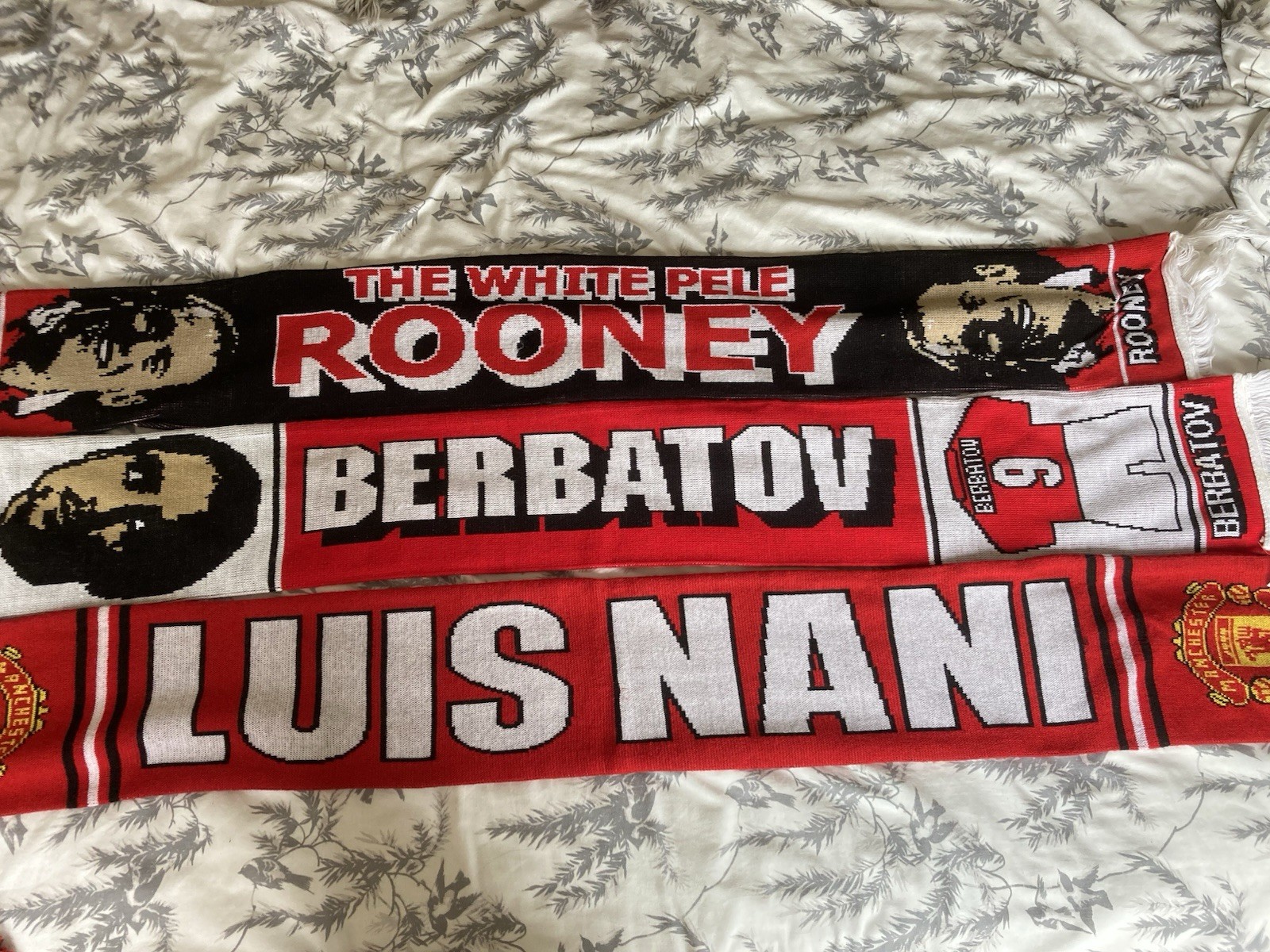 Manchester United Scarves Scarf Bundle for sale on Ebay