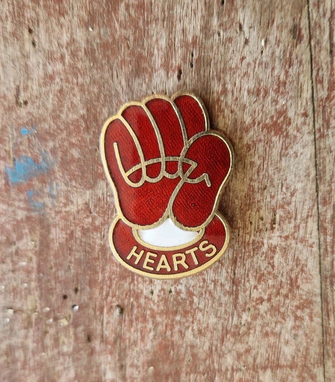 HEART OF MIDLOTHIAN  F C - VINTAGE COFFER  COLLECTABLE FOOTBALL Pin  BADGE  for sale on Ebay