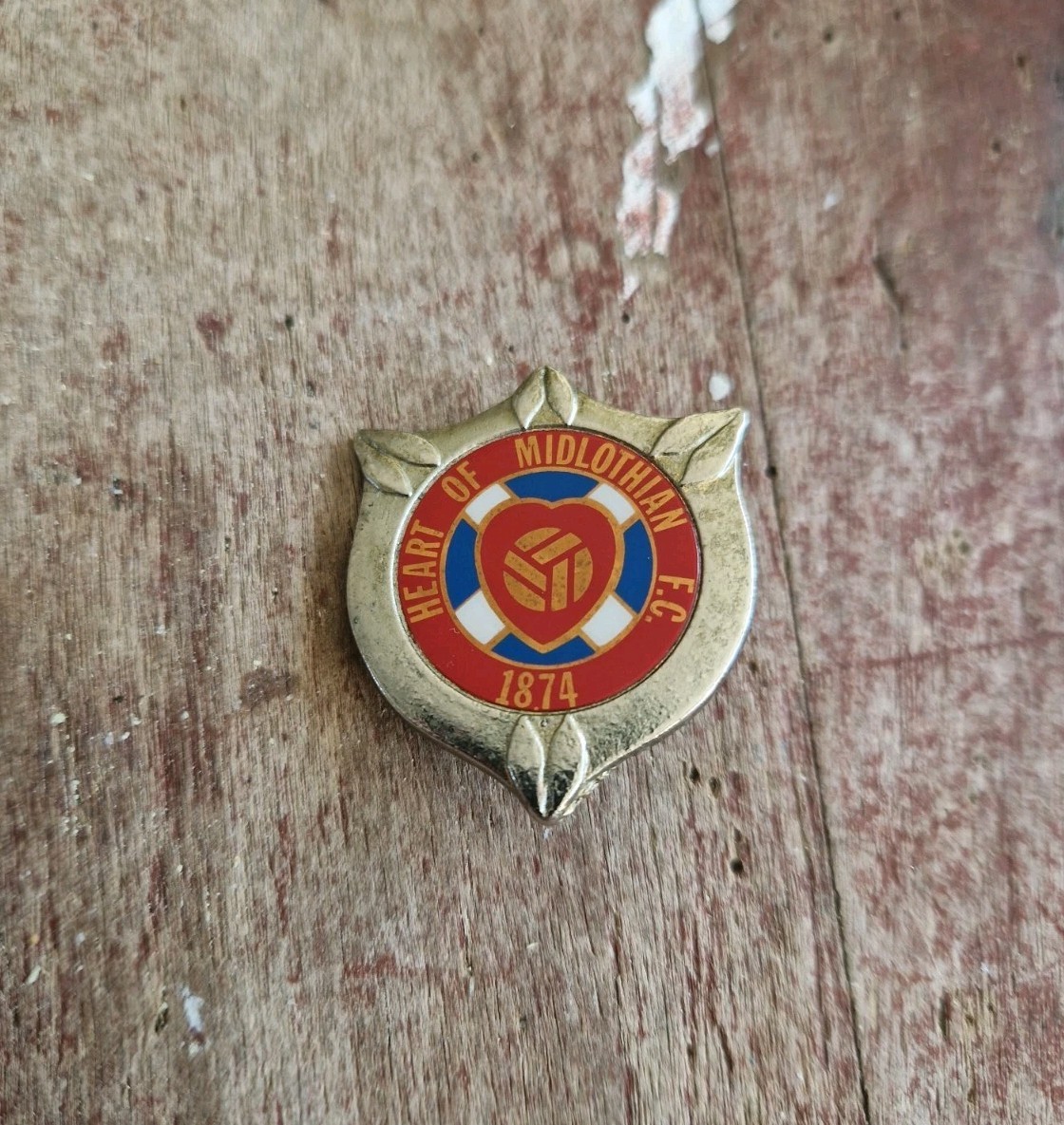 HEART OF MIDLOTHIAN  F C  - COFFER  VINTAGE  INSERT COLLECTABLE FOOTBALL  BADGE  for sale on Ebay