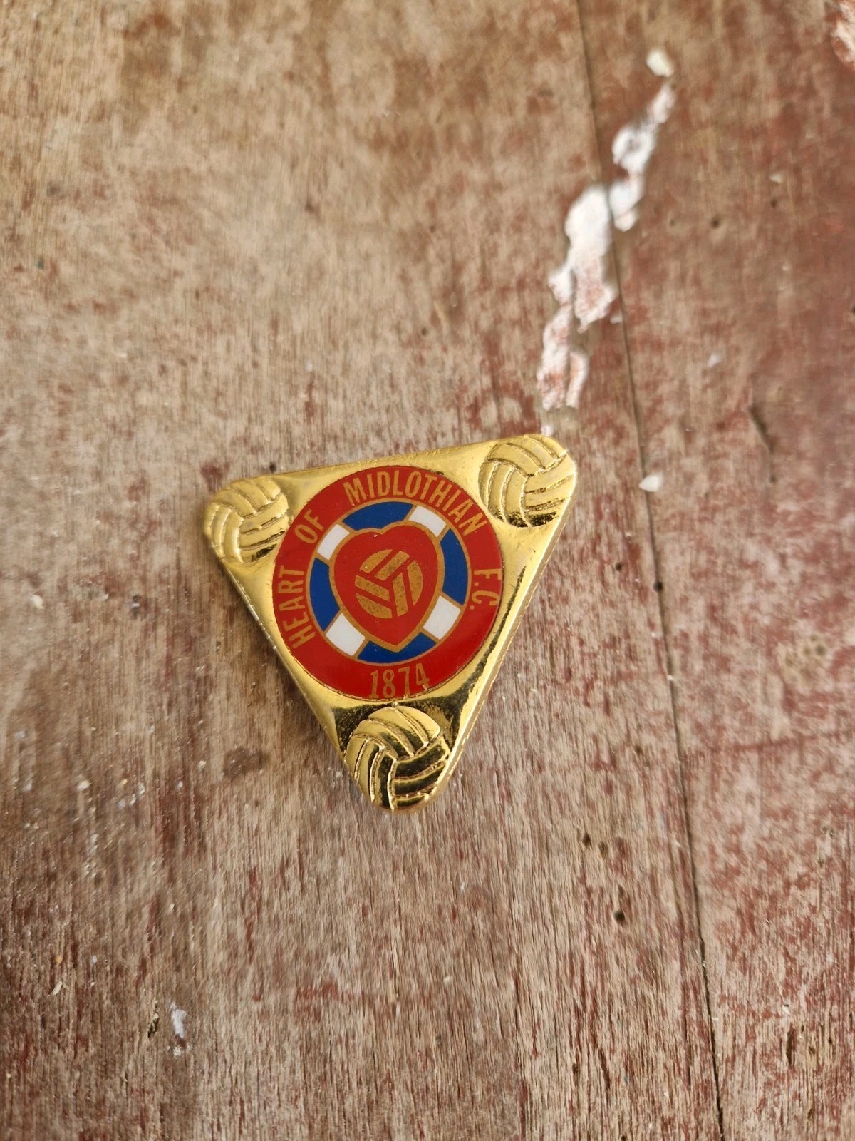 HEART OF MIDLOTHIAN  F C  - COFFER  VINTAGE  INSERT COLLECTABLE FOOTBALL  BADGE  for sale on Ebay