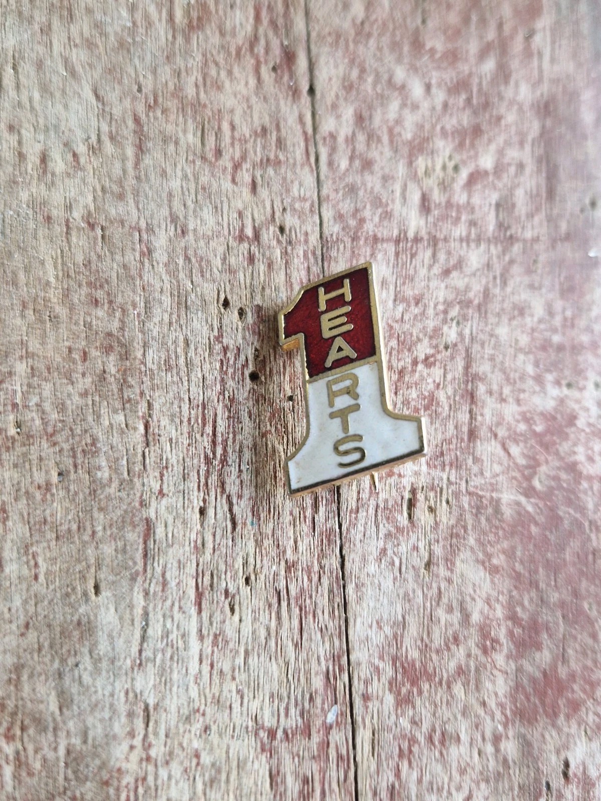 HEART OF MIDLOTHIAN  F C - VINTAGE  COFFER  COLLECTABLE FOOTBALL Pin  BADGE  for sale on Ebay